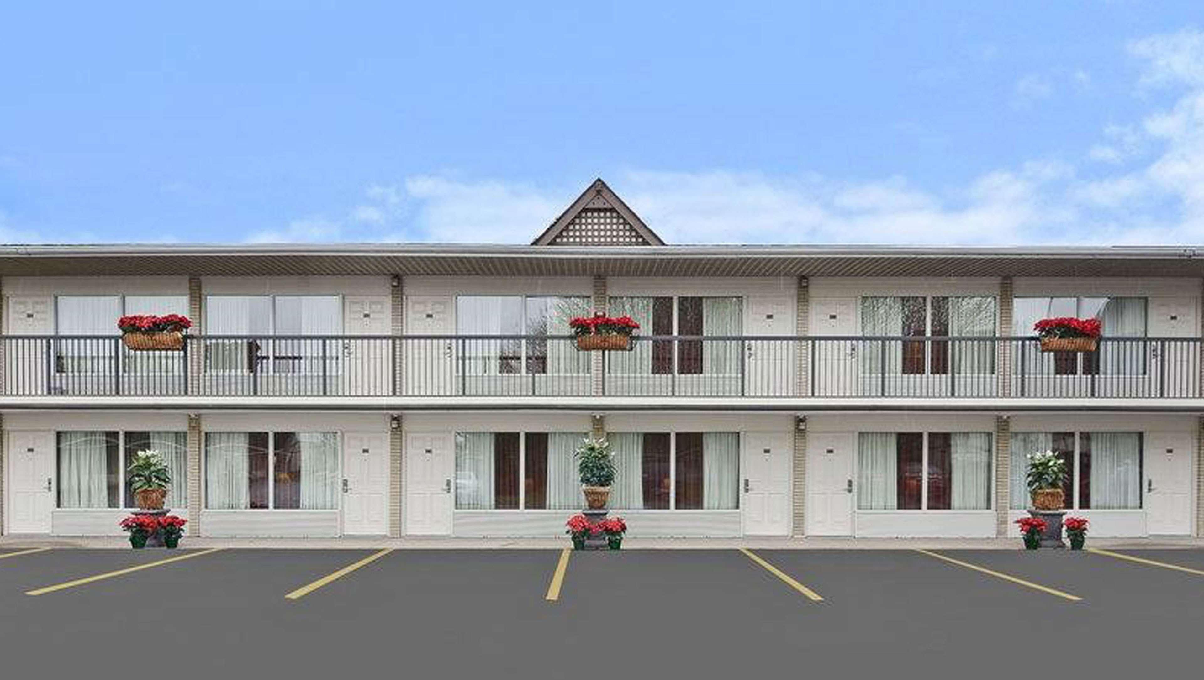 Days Inn By Wyndham בירץ' רן מראה חיצוני תמונה